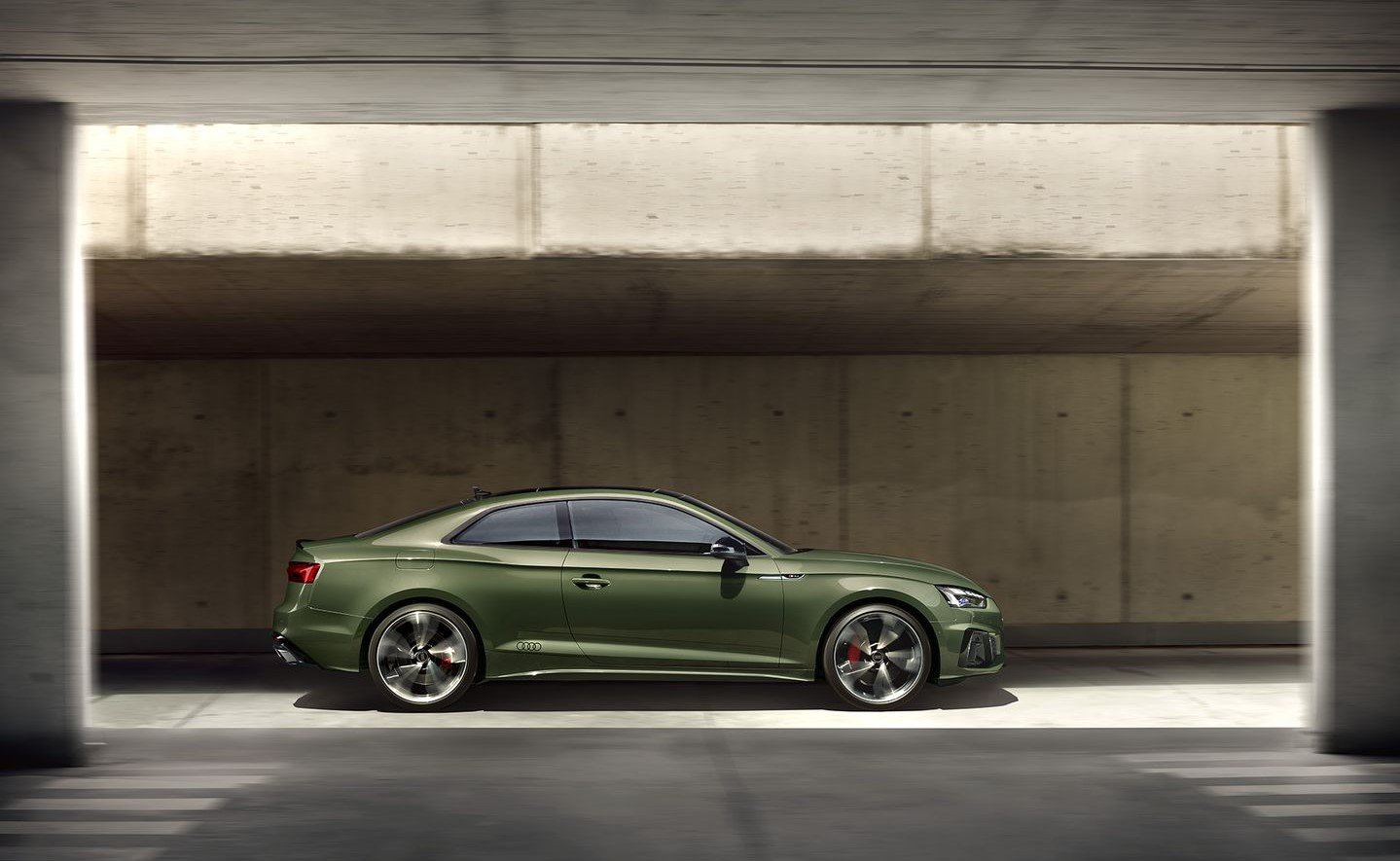 1920x1920-audi-a5-coupe-stage-desktop-2021-191011_1