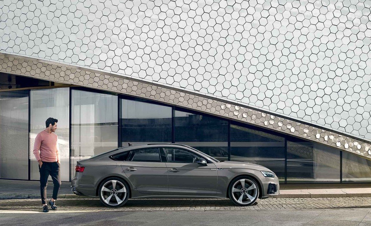 1920x1920-audi-a5-sportback-stage-191002_1